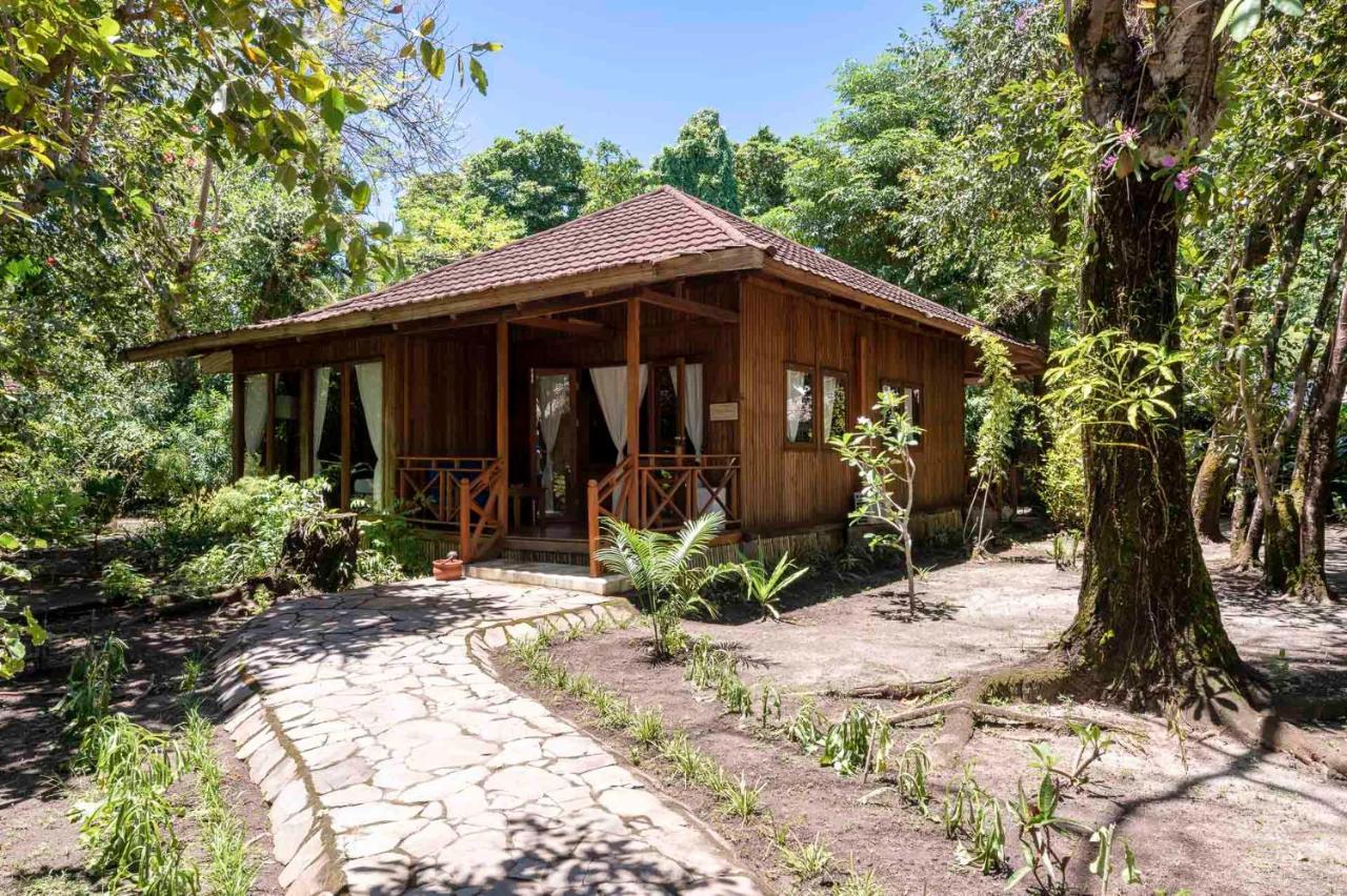 Siladen Resort & Spa Bunaken Luaran gambar